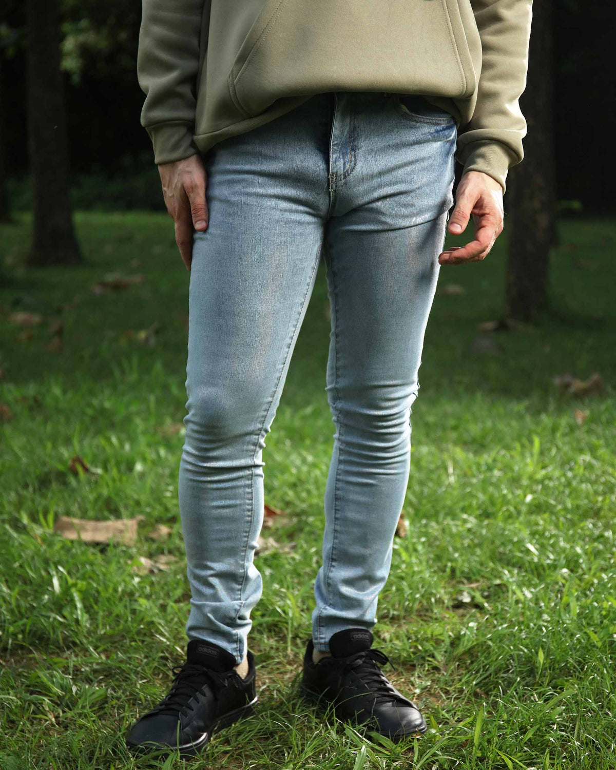 Jeans clásicos de corte entallado, lavado medio, azules - Entrega local en México