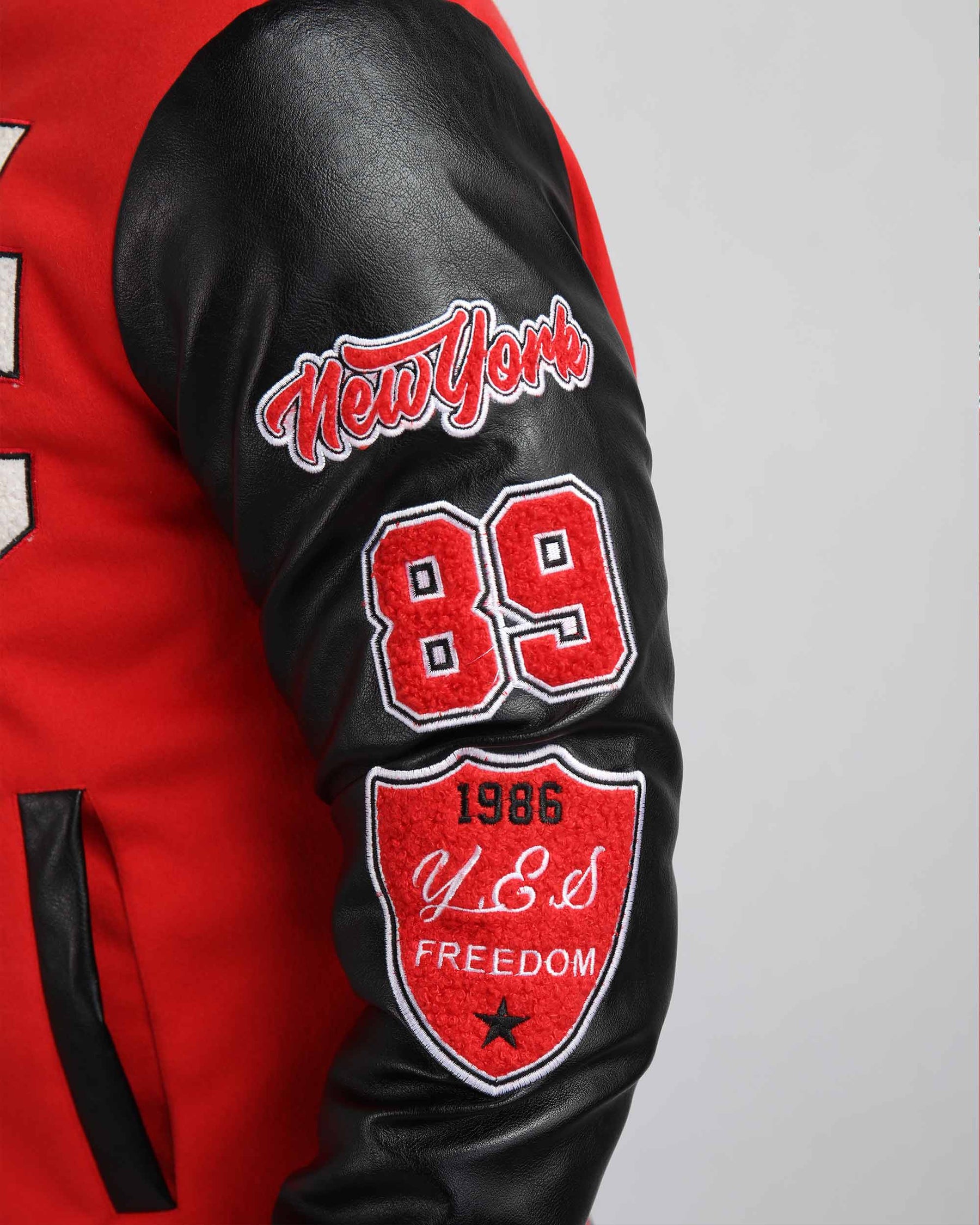 Chaqueta bomber de béisbol con mangas en contraste-Entrega local en México