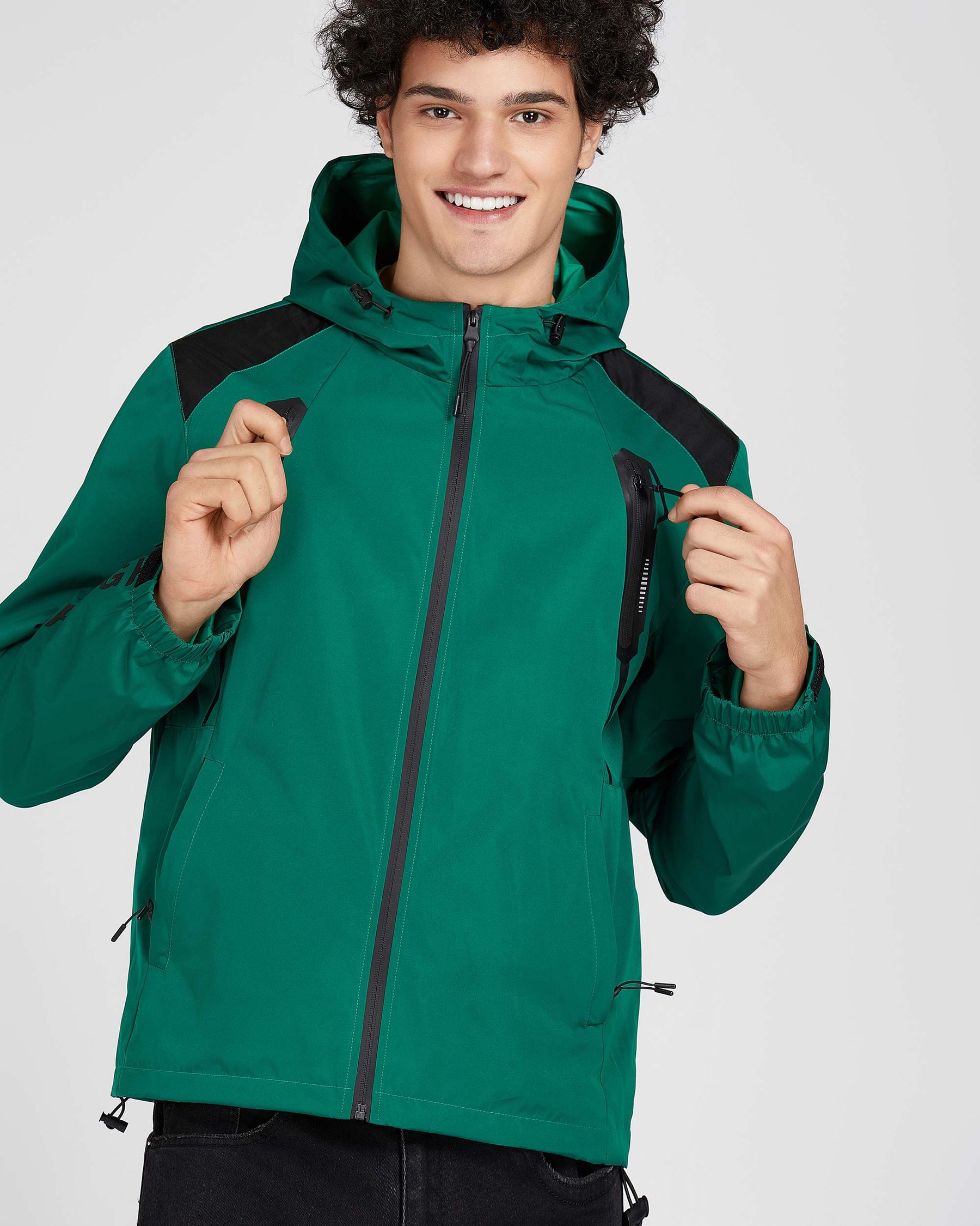Chaqueta cortavientos resistente al agua