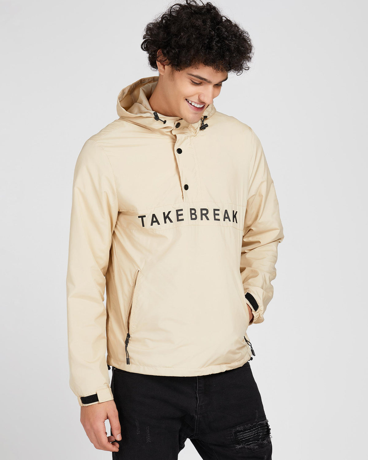 Chaqueta cortavientos resistente a la intemperie