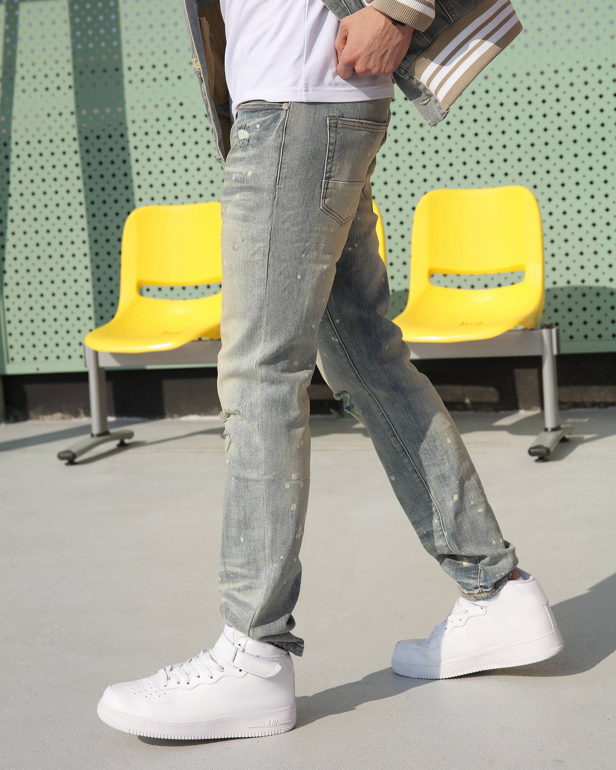 Jeans desgastados azules rotos con pintura en aerosol - Entrega local en México