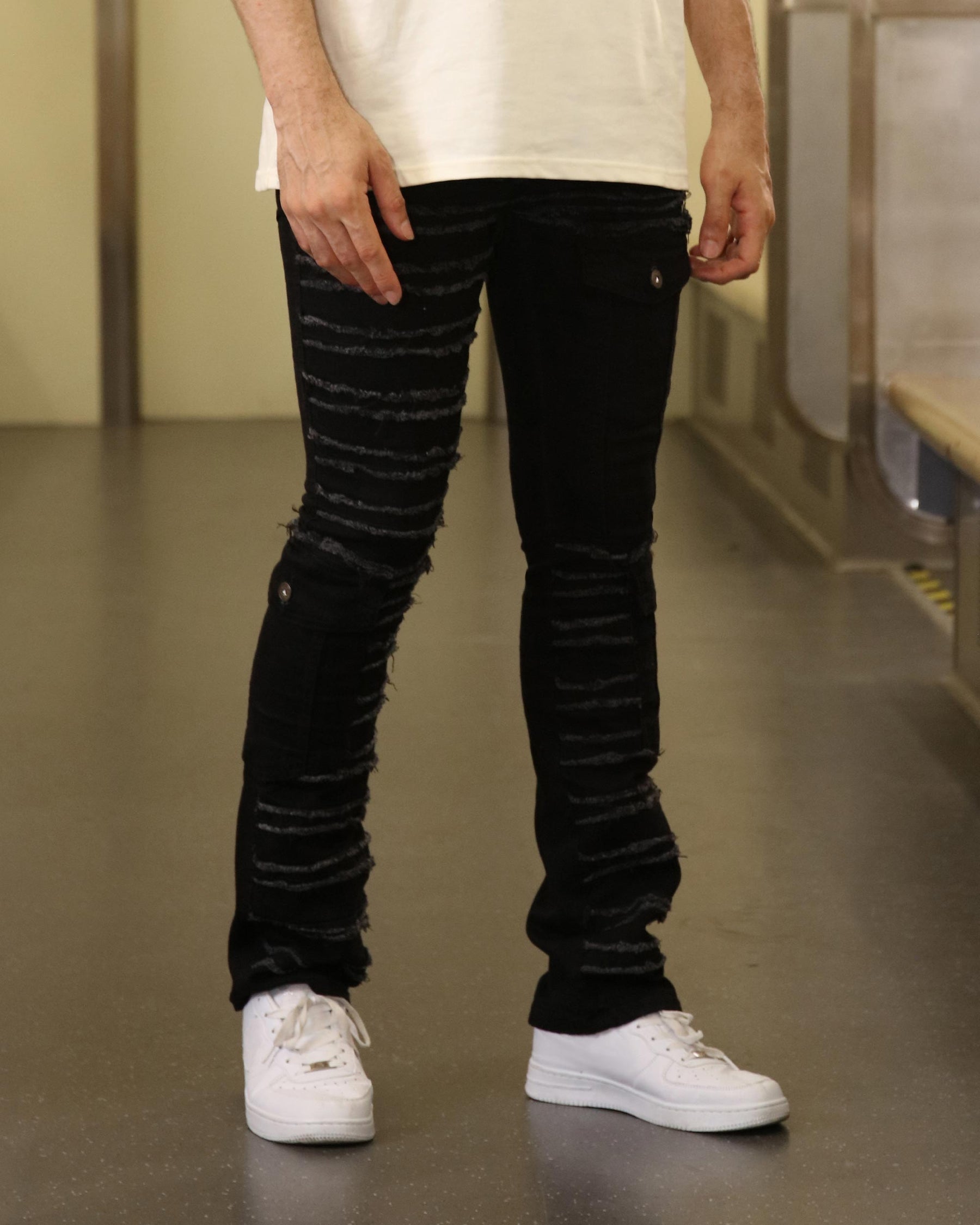 Logeqi Stylish Raw edge Black Jeans with Side Pocket Detailing