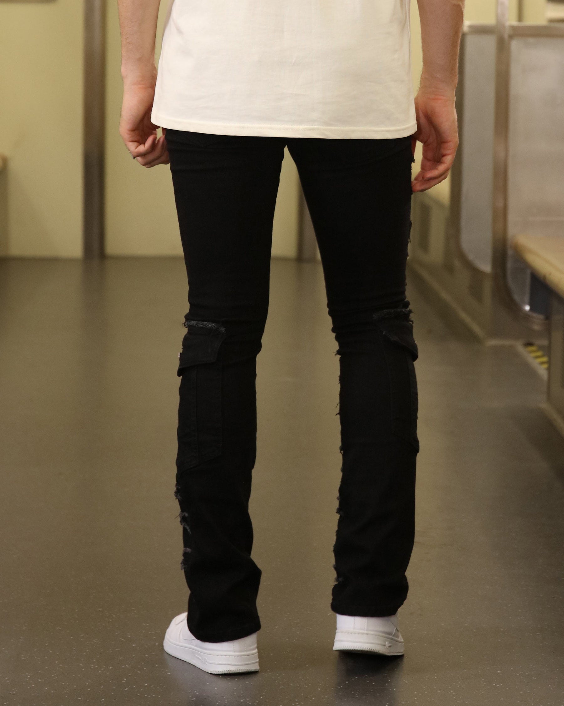 Logeqi Stylish Raw edge Black Jeans with Side Pocket Detailing