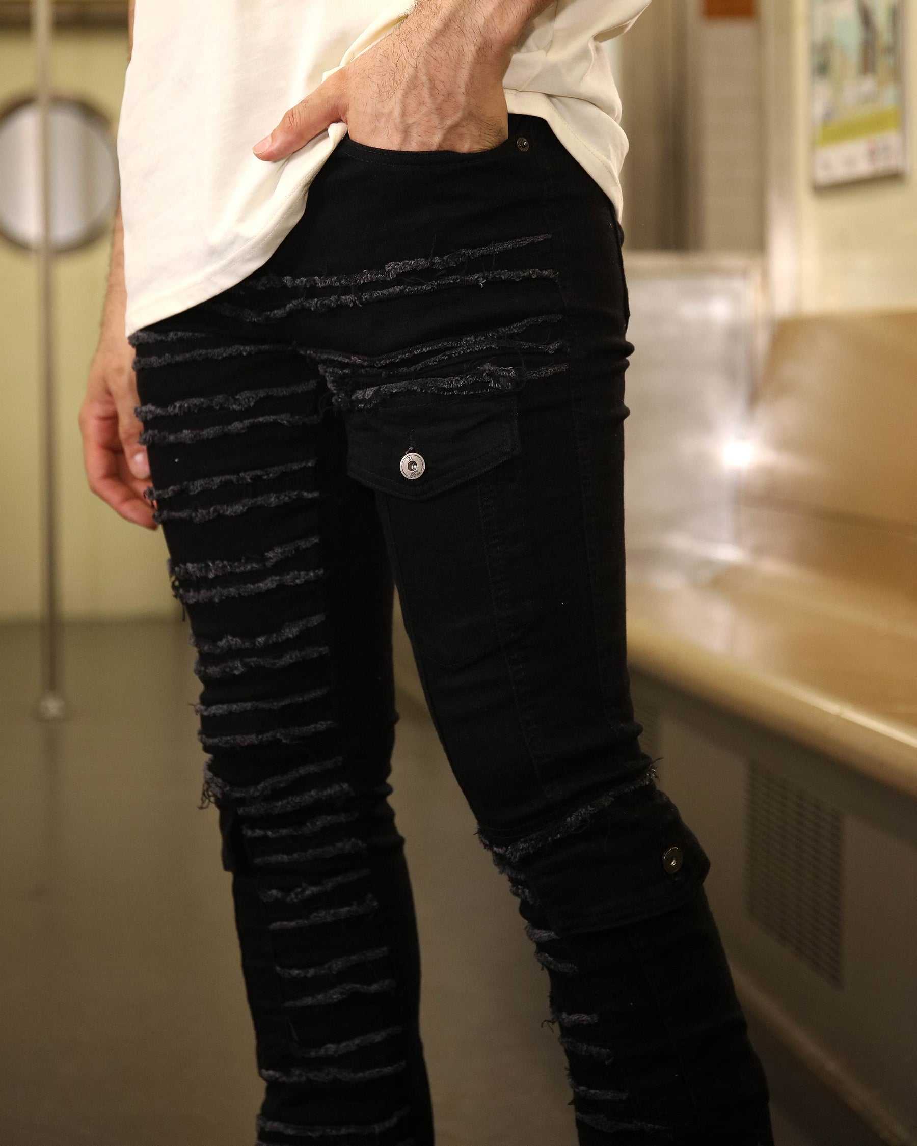 Logeqi Stylish Raw edge Black Jeans with Side Pocket Detailing
