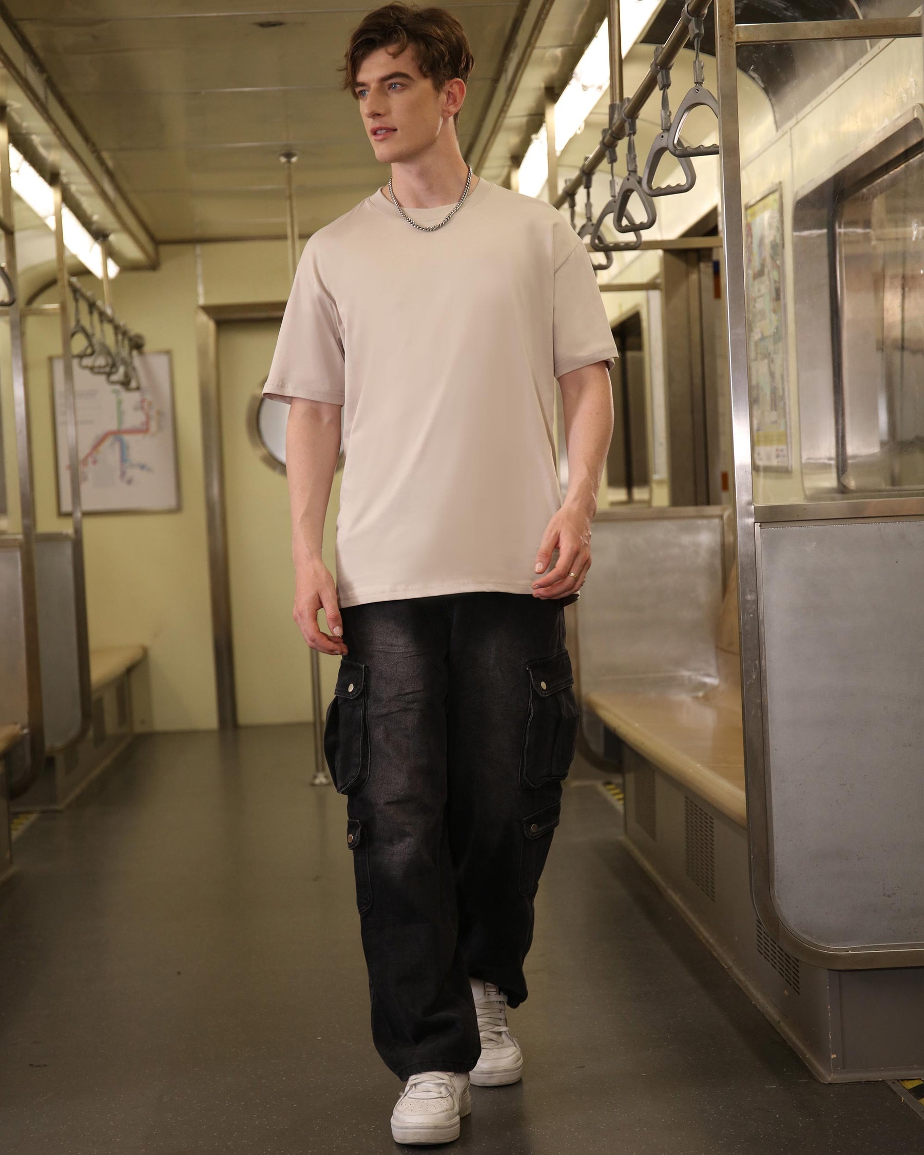 Logeqi Essential Baggy Jeans: Black with Multiple Side Pockets