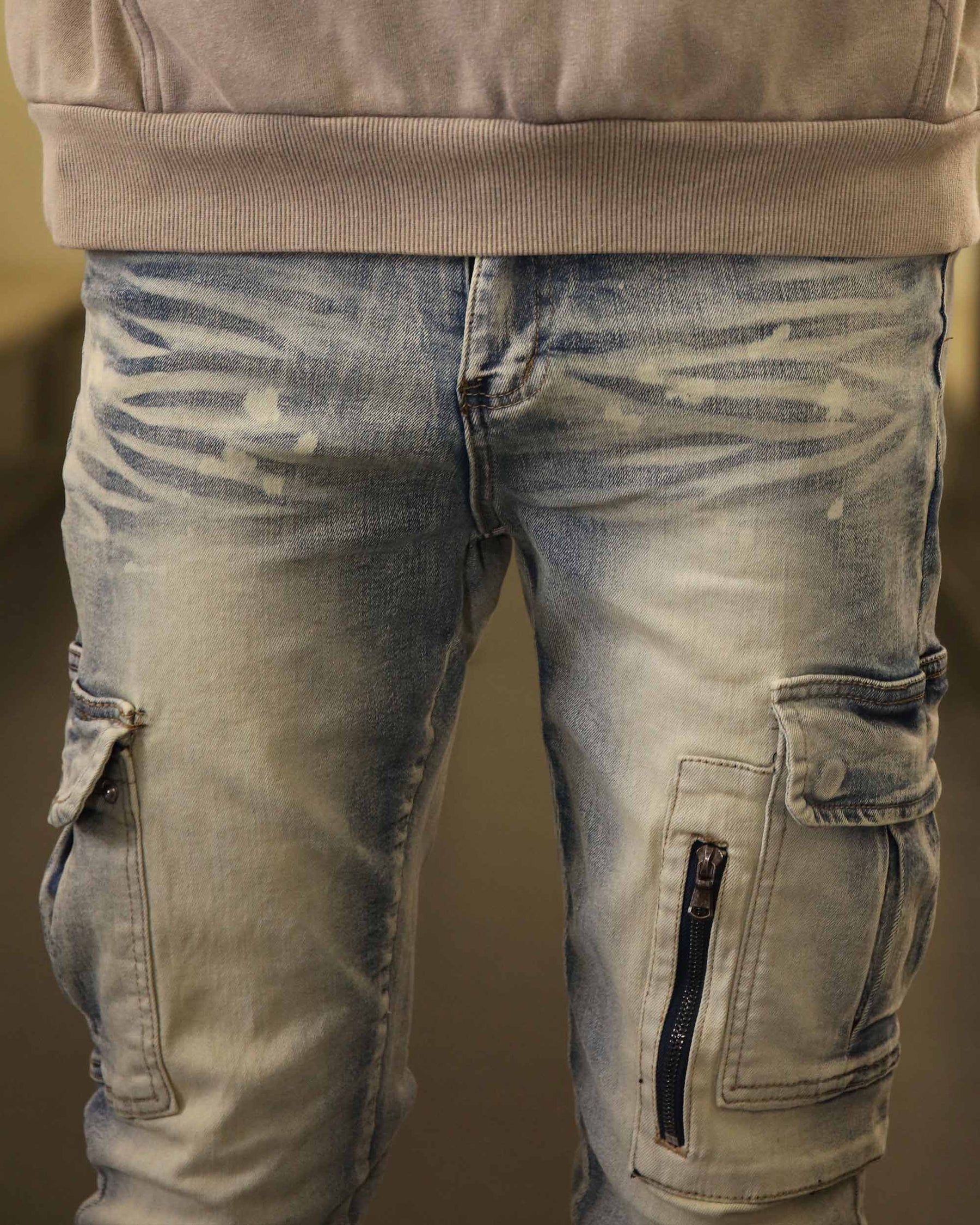 Logeqi Spray Painted Blue Cargo Jeans with Streetwear Edge