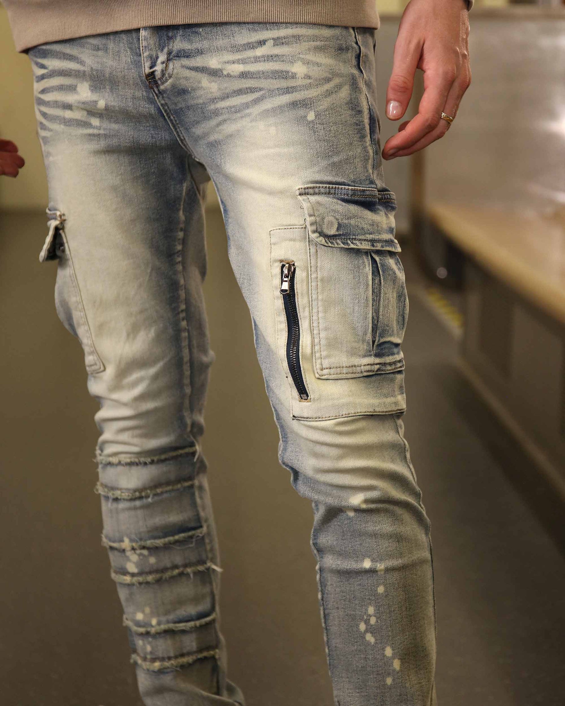 Logeqi Spray Painted Blue Cargo Jeans with Streetwear Edge