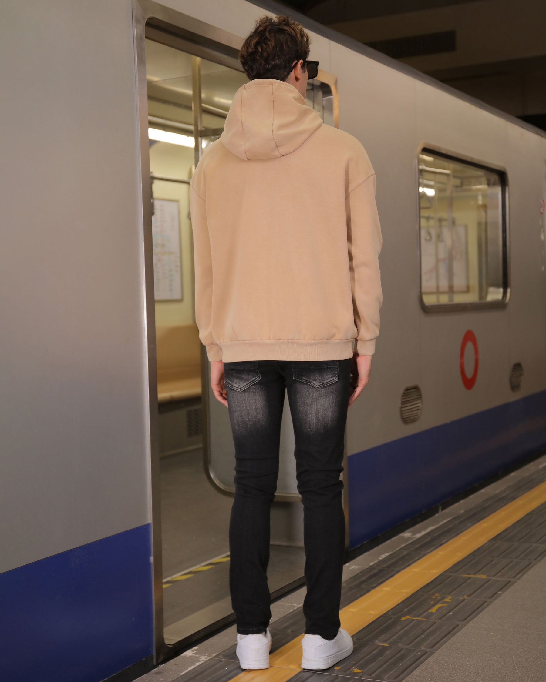 LOGEQI Distressed Black Ripped Jeans with Streetwear Appeal