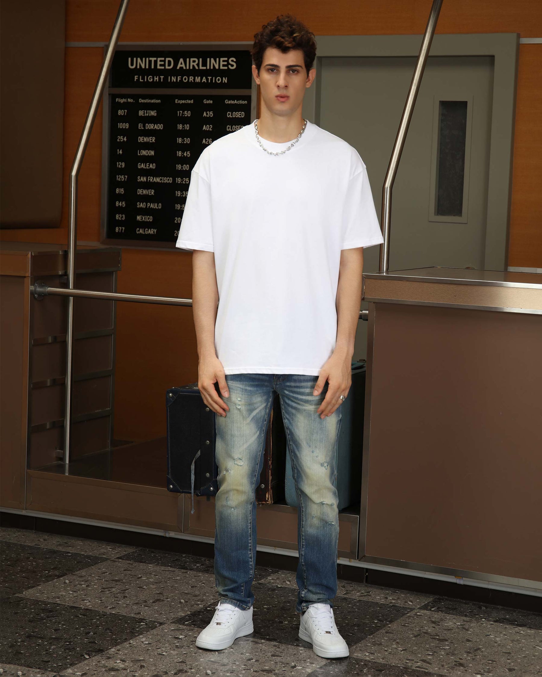 10 men's 100% cotton T-shirts Wholesale Pack, 3 pieces each in sizes S/M/, 2 pieces each in sizes L/XL