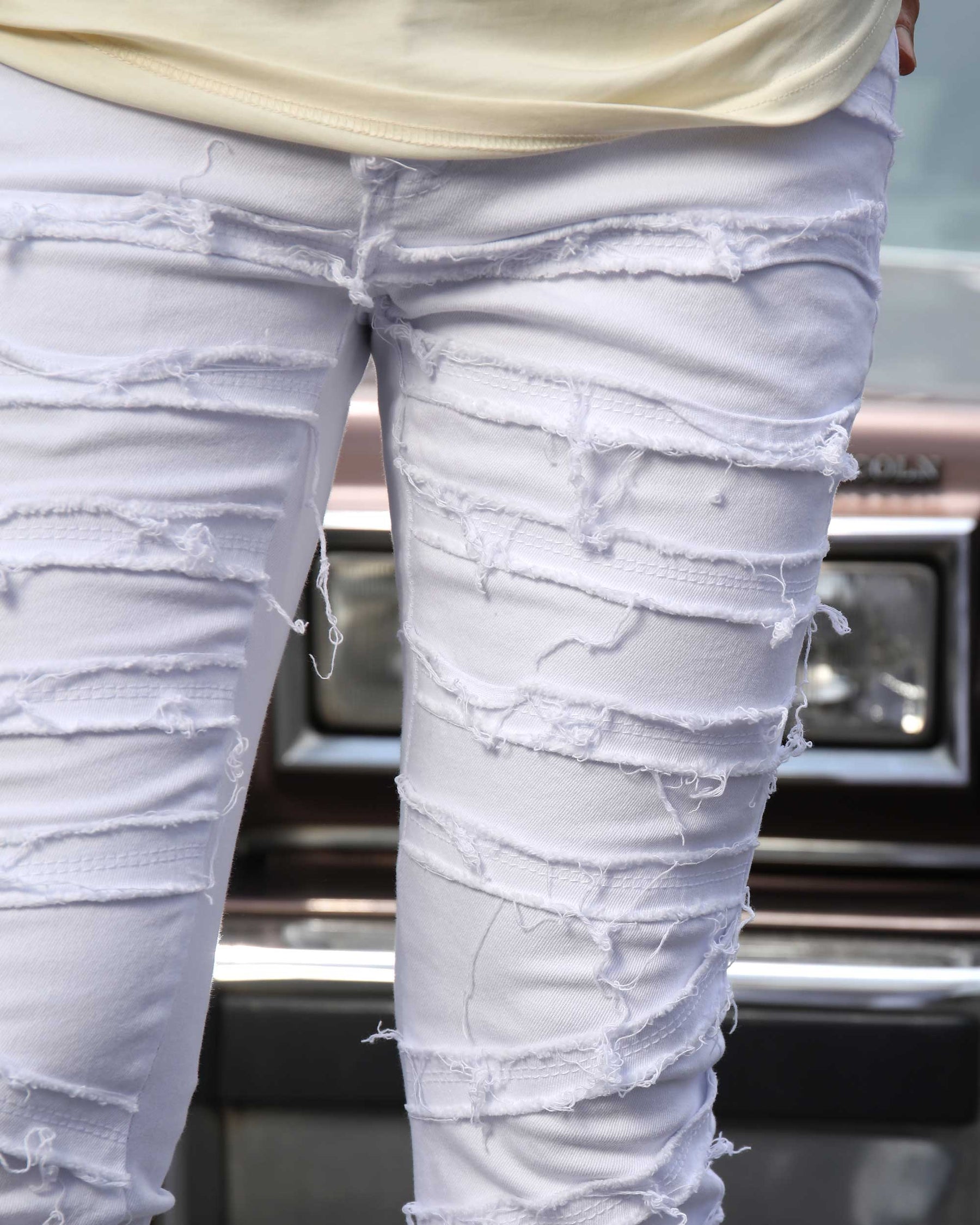Retro Edge White Flared Jeans with Raw Edge