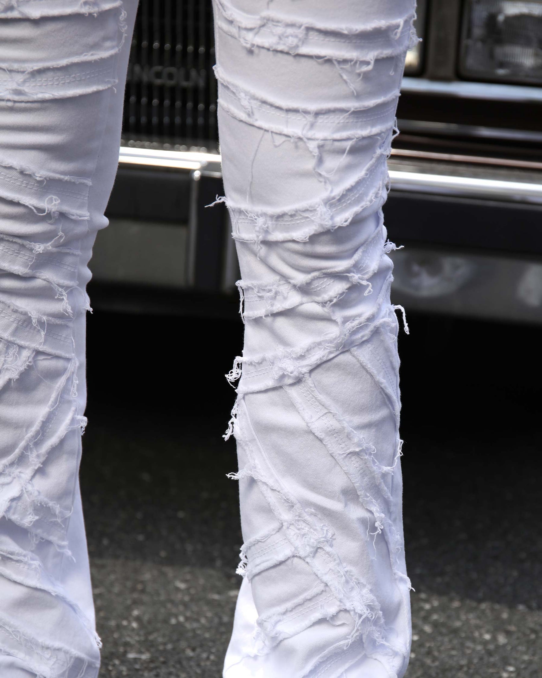Retro Edge White Flared Jeans with Raw Edge