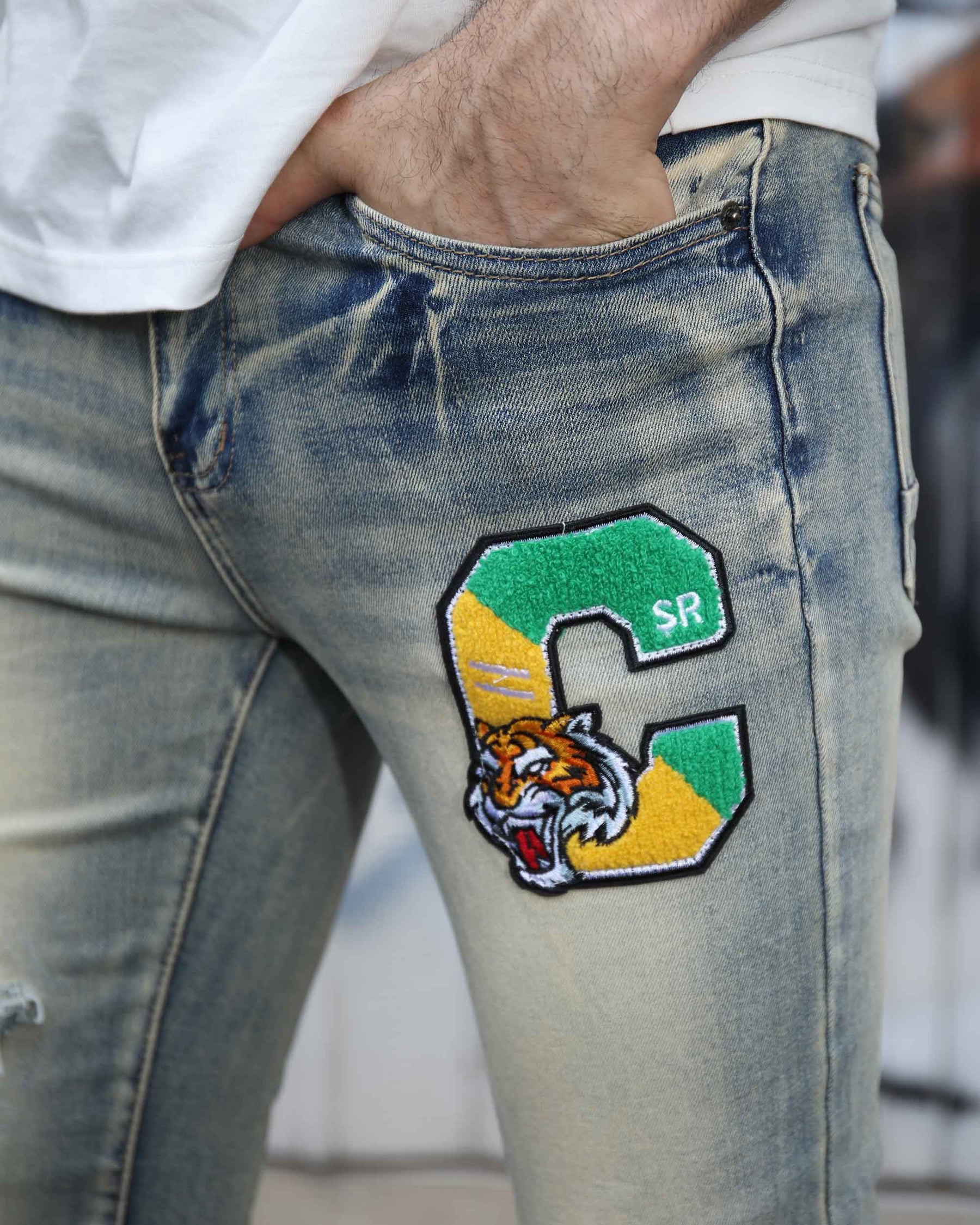 Logeqi Distressed Light Wash Blue Ripped Jeans with Lion Motif Embroider