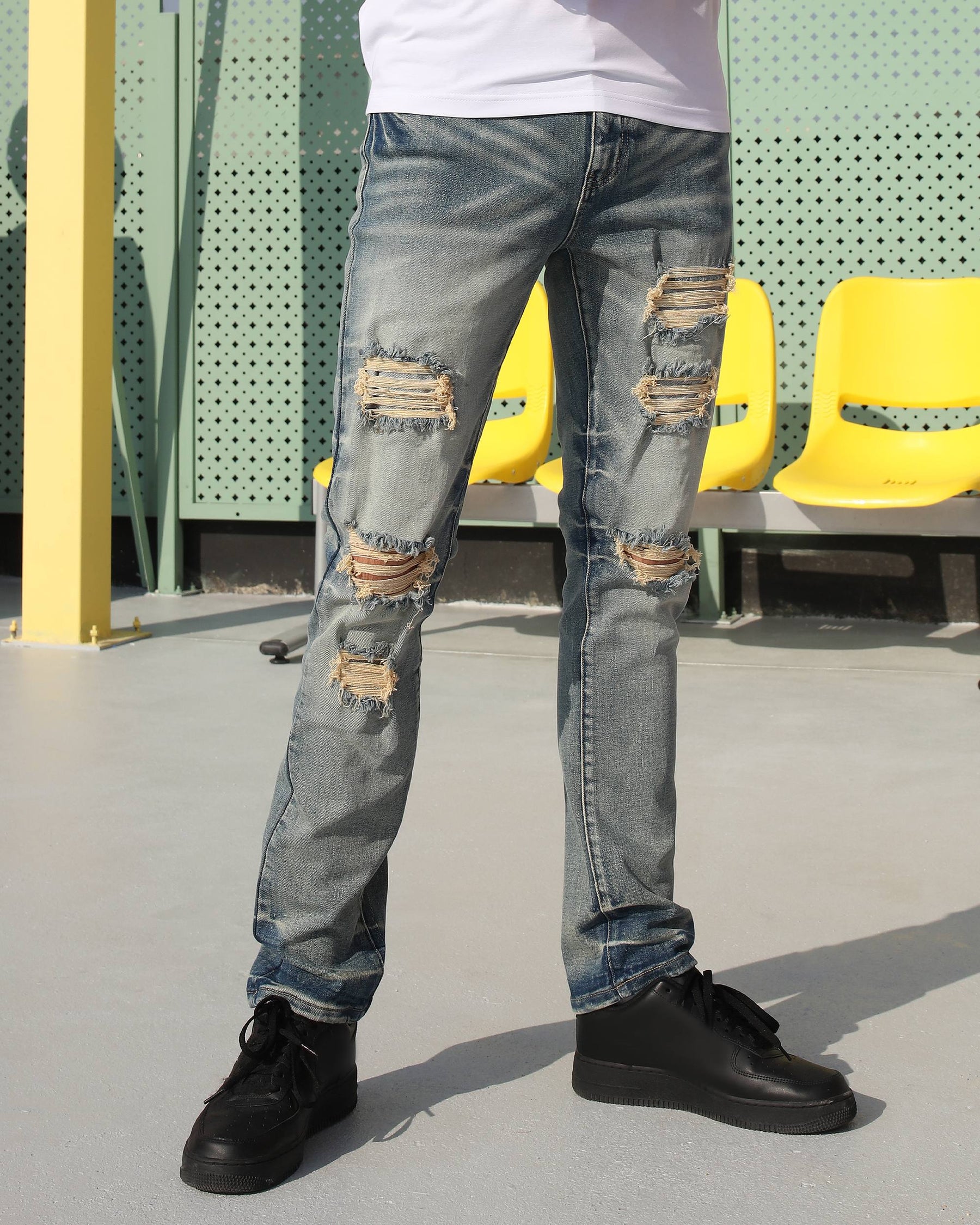 Vaqueros ajustados con parches y rotos en las rodillas azules vintage de LOGEQI para hombre