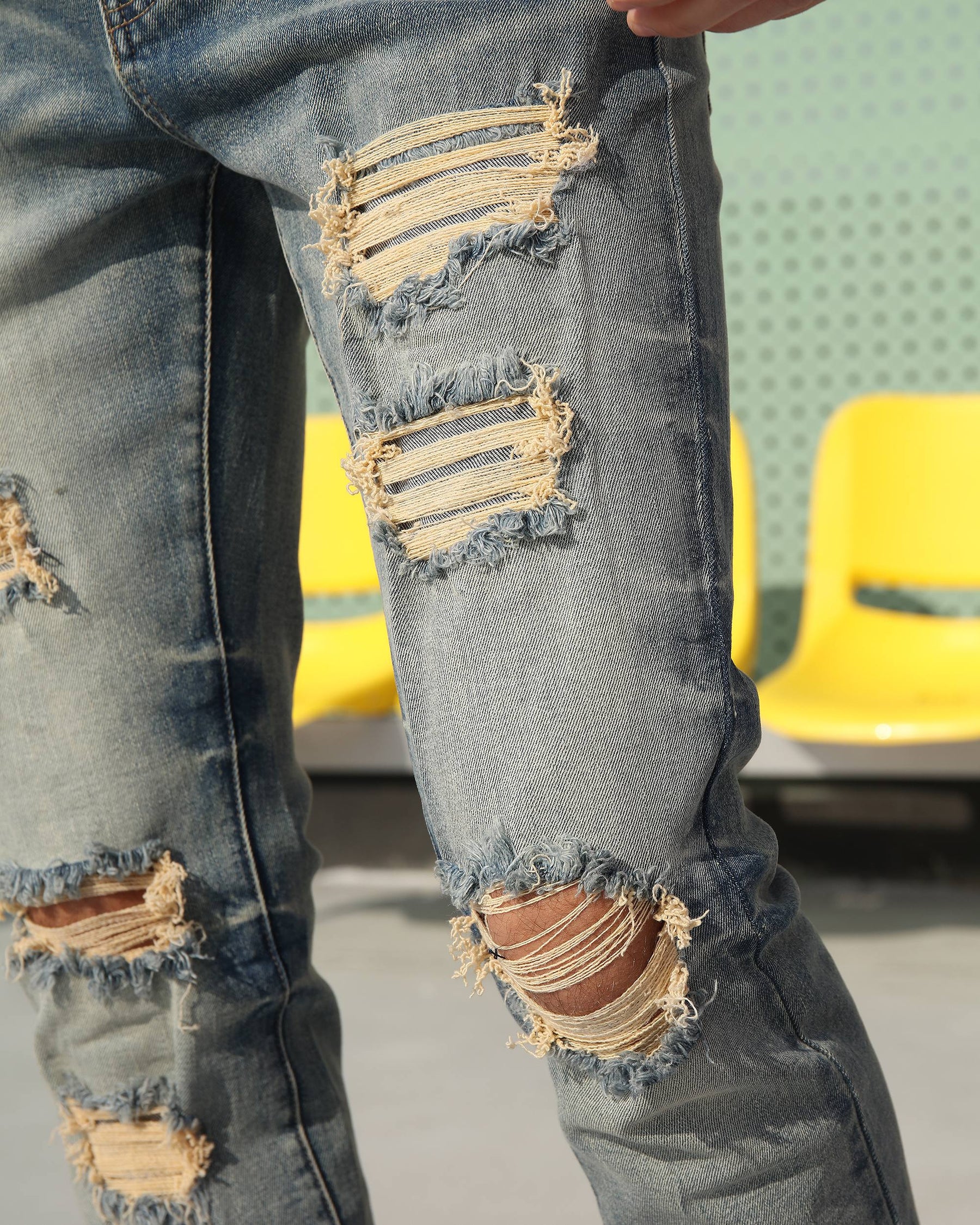 Vaqueros ajustados con parches y rotos en las rodillas azules vintage de LOGEQI para hombre