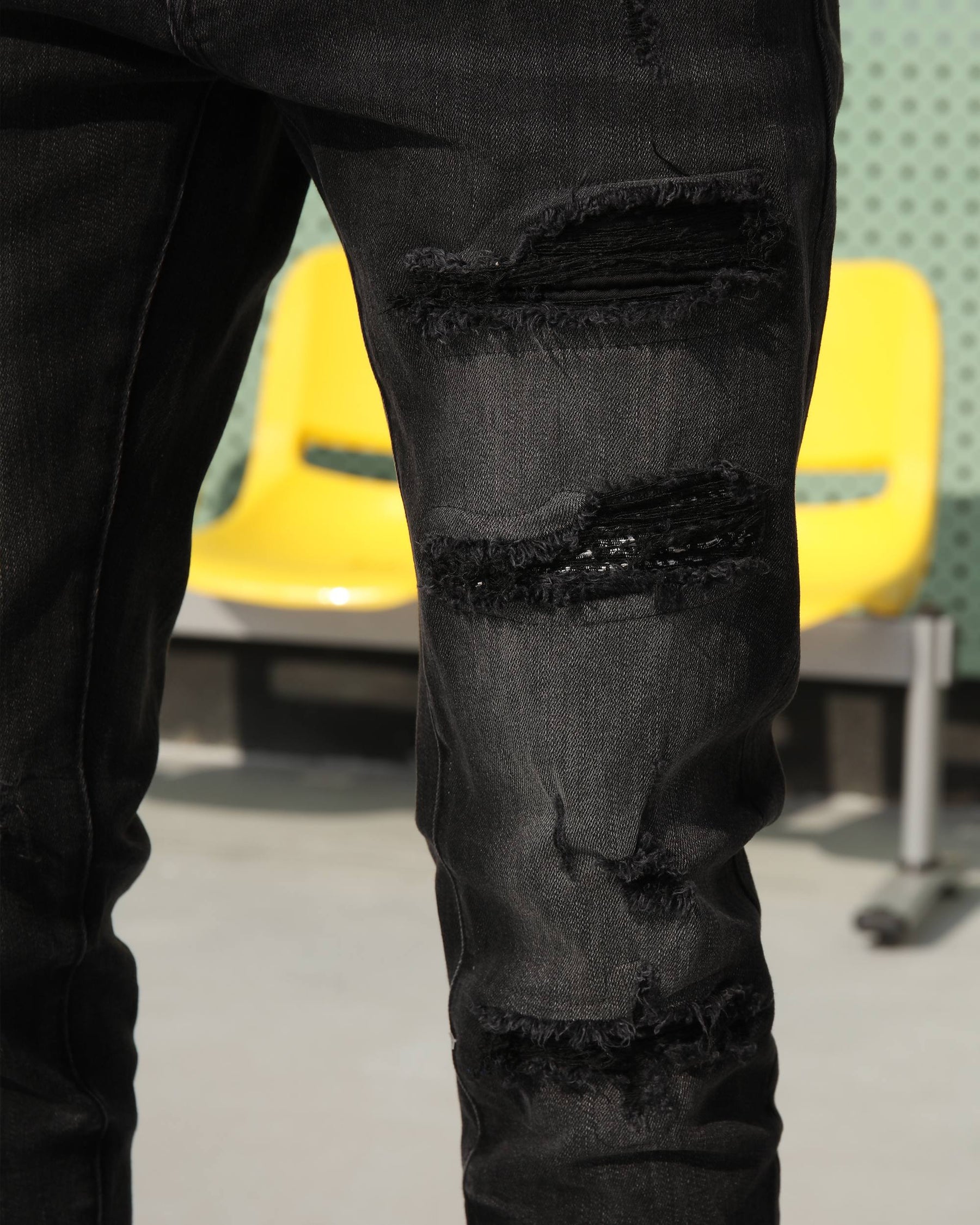 Streetwear Men’s Black Ripped & Distressed Skinny Patched Jeans