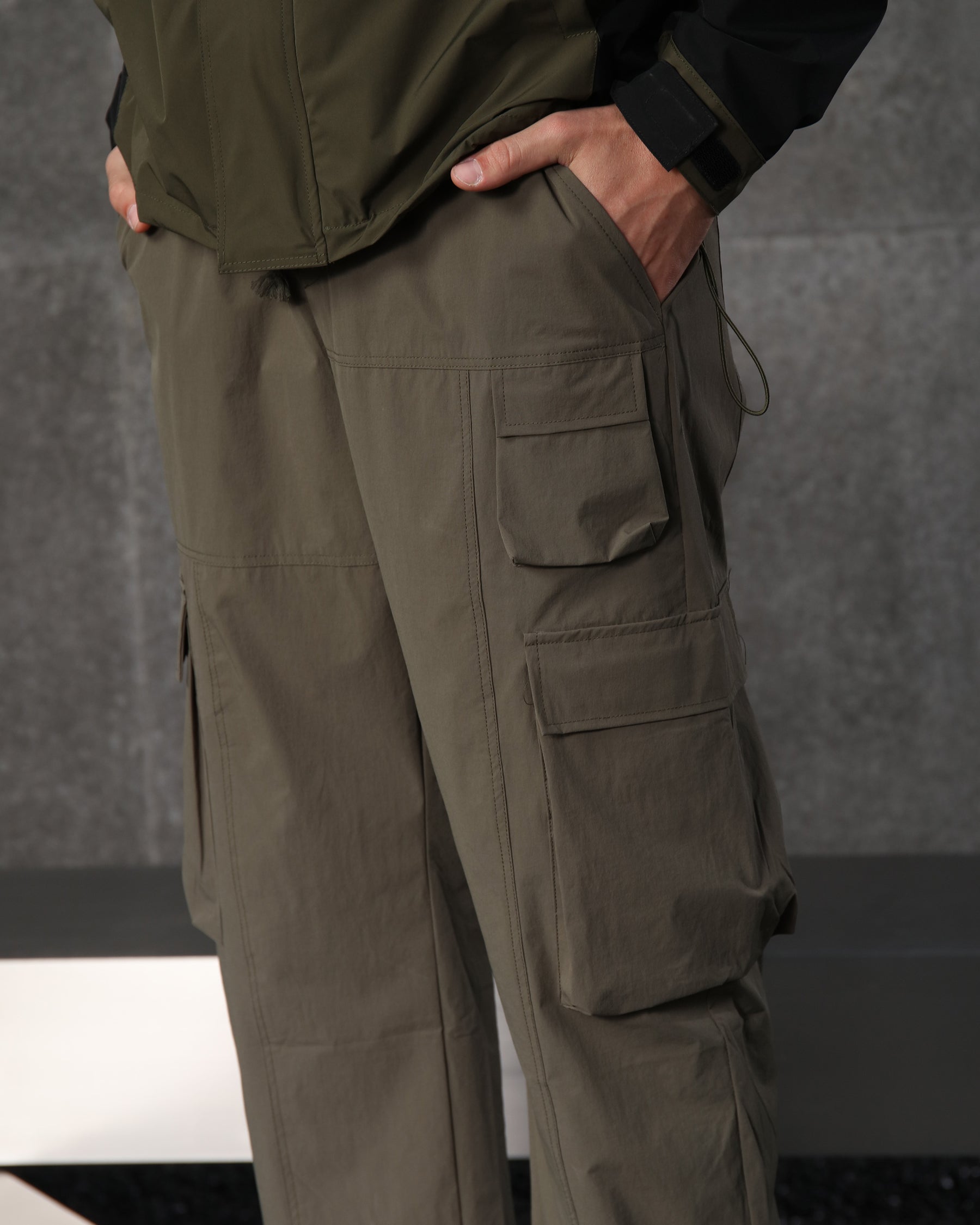 LOGEQI Men's Utility Loose Cargo Pants with Multiple Pockets