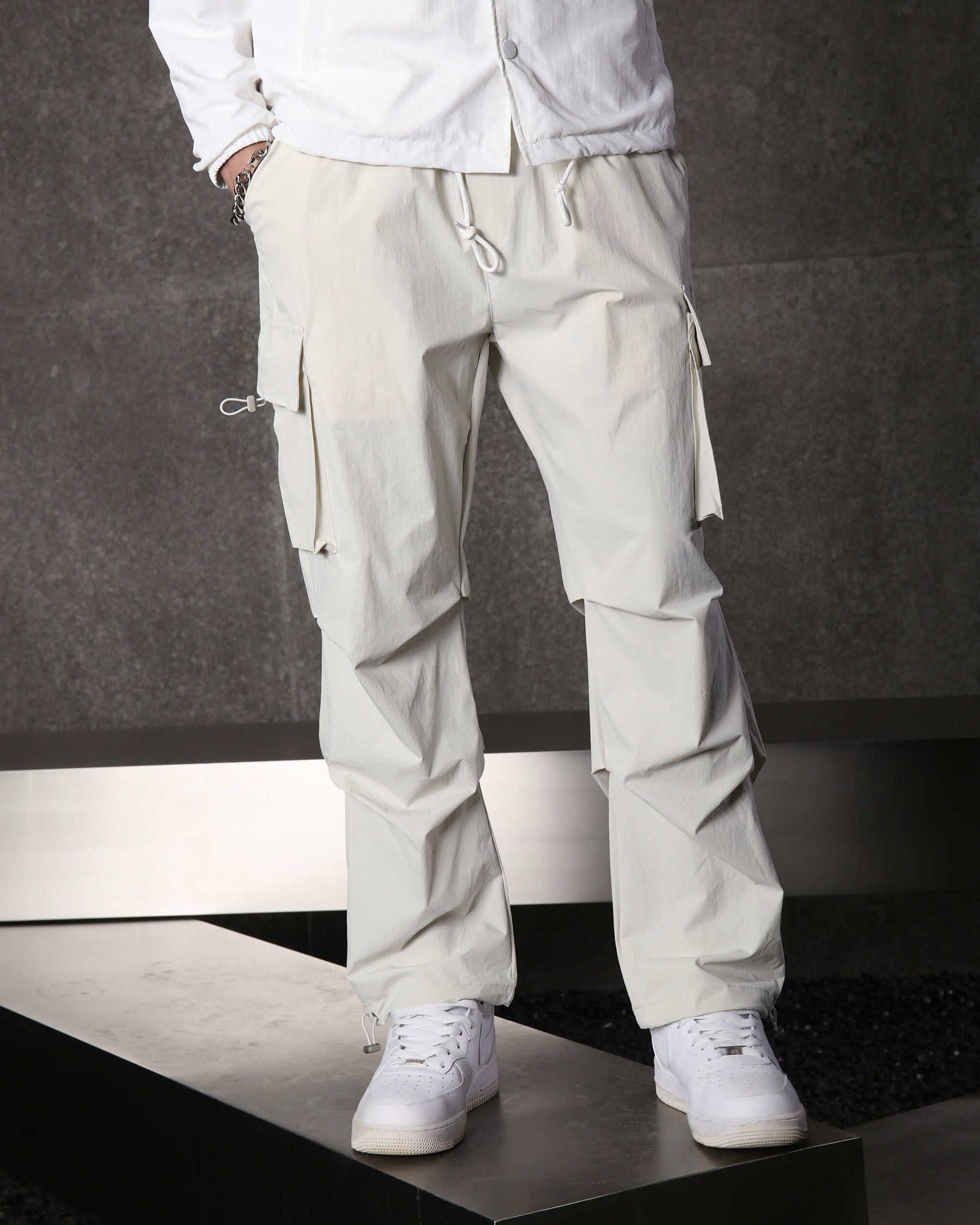 Casual Relaxed Straight-Fit Cargo Pants with Large Pockets