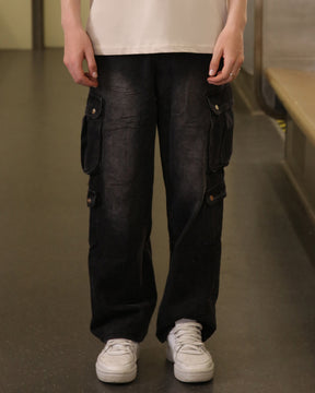 Logeqi Essential Baggy Jeans: Black with Multiple Side Pockets