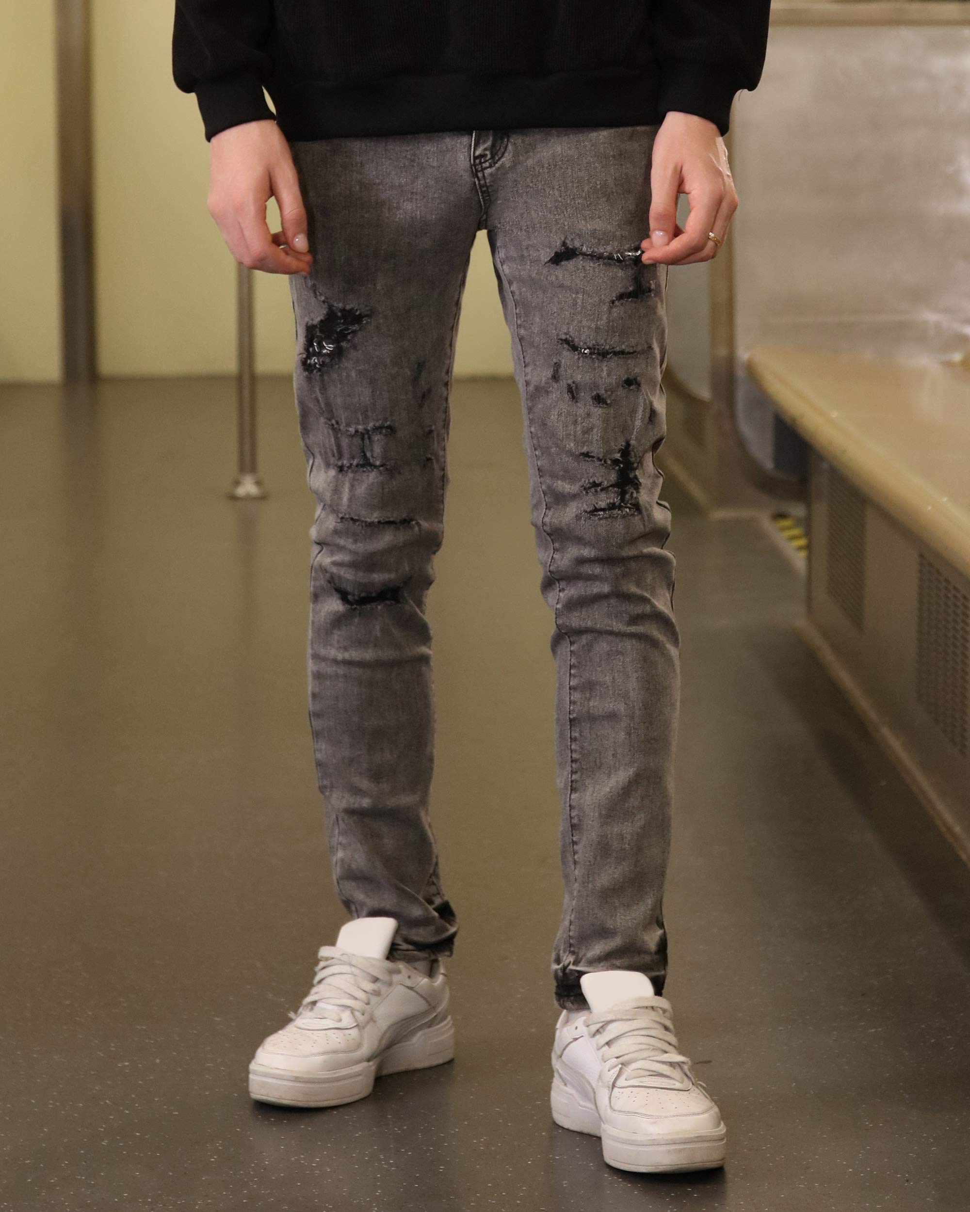 Men's Gray Ripped Jeans for Daily Style | LOGEQI