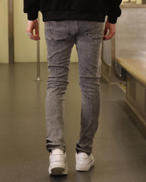 LOGEQI Gray Ripped Jeans with Graffiti-Inspired Style