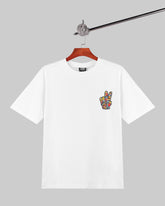 Camiseta con estampado llamativo de tipografía atrevida