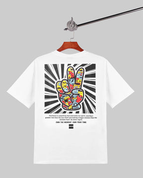 Camiseta con estampado llamativo de tipografía atrevida