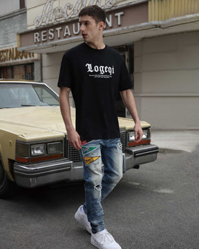 Camiseta con estampado de logo moderno 