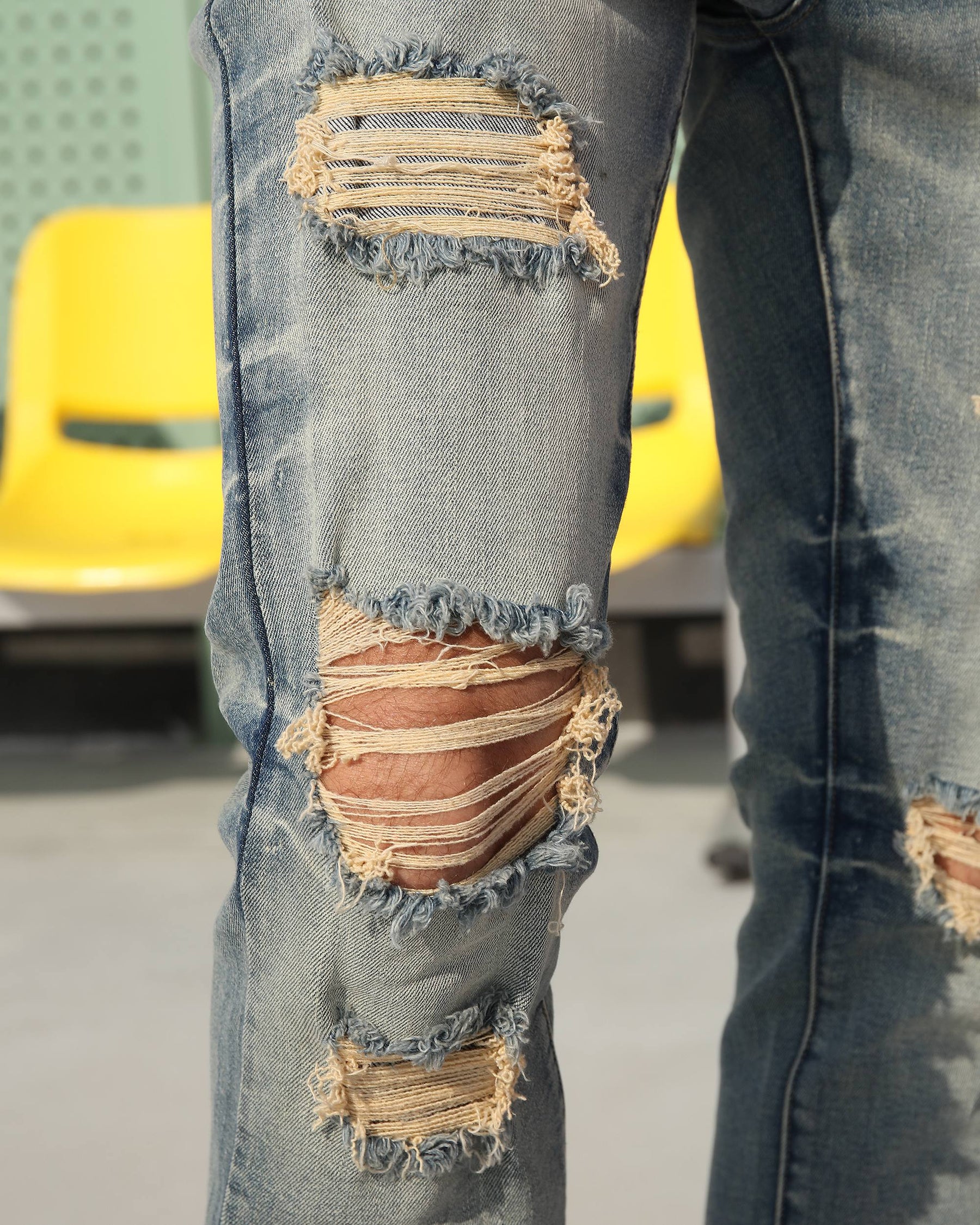 Vaqueros ajustados con parches y rotos en las rodillas azules vintage de LOGEQI para hombre