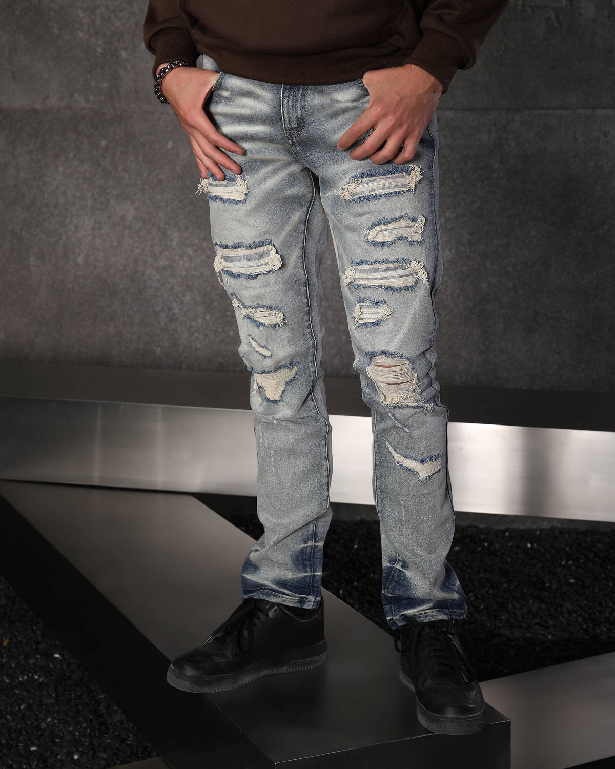 Men’s Light Wash Ripped Patched Skinny Jeans