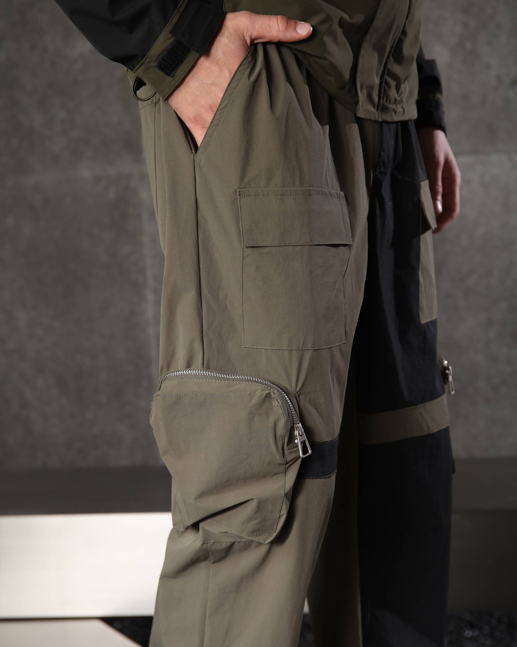 LOGEQI Men's Color-Block Utility Jogger Pants